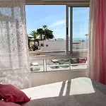 Daire Casa La Luna: ¡cozy And Sunny 1br On The Beach! Marbella
