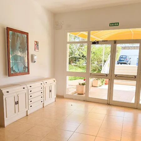 Casa La Luna- Beachfront 1br With Sea Views Marbella