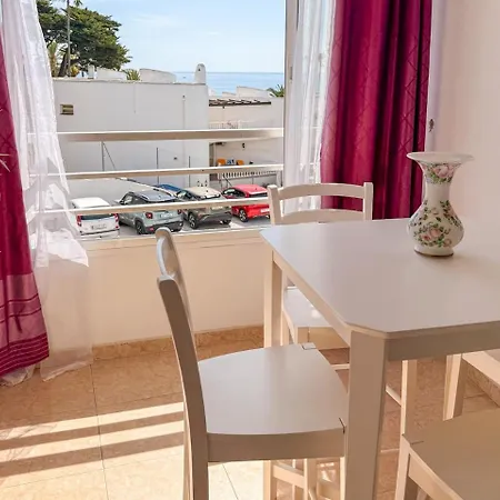 Casa La Luna- Beachfront 1br With Sea Views Apartment