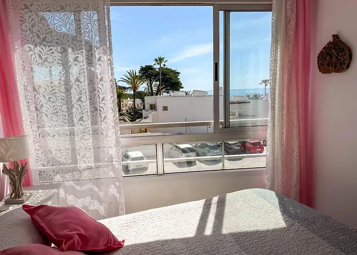 Apartamento Casa La Luna: ¡cozy And Sunny 1br On The Beach! Marbella